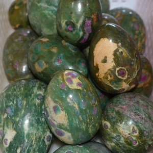 Eggs - by weight Ruby in Zoisite Egg