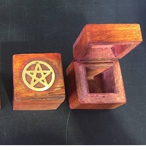 Homeware Wooden Box Square – Symbol